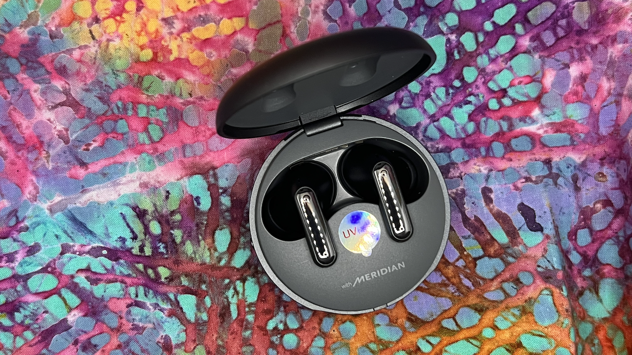 LG TONE Free FP9 earbuds