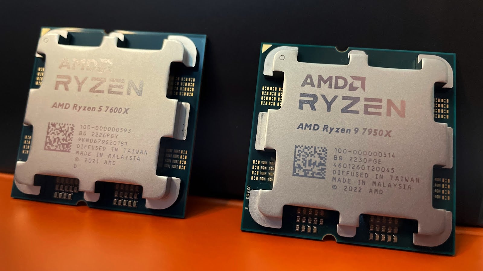 AMD Ryzen 5 7600X and Ryzen 9 7950X CPUs
