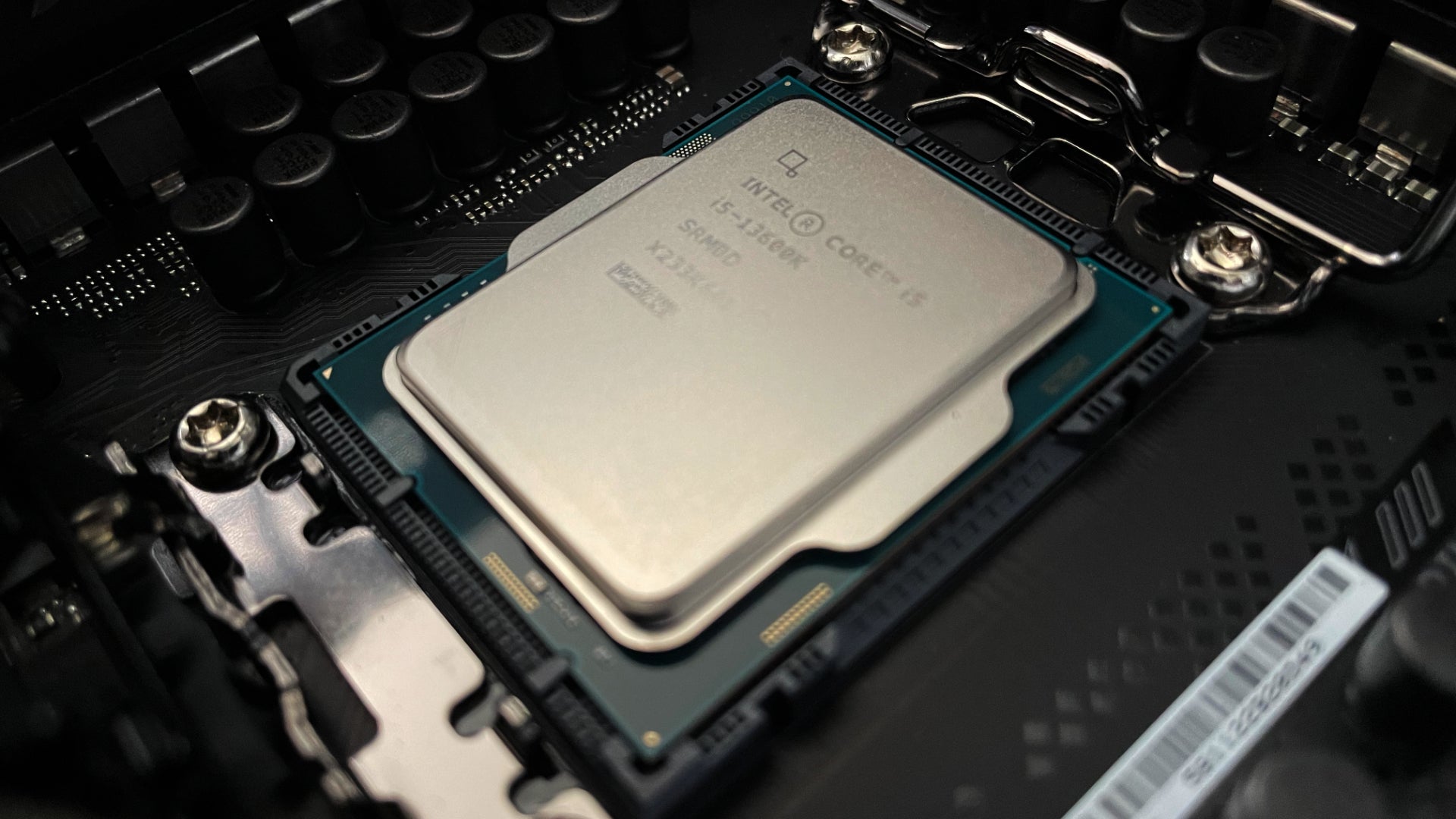 Intel Core i5-13600K and Core i9-13900K CPUs