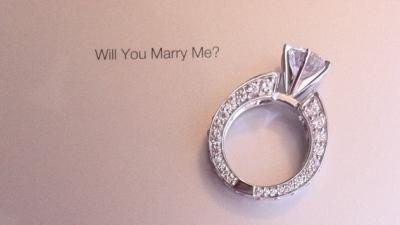 Will You Marry Me? There’s An Engraved iPad 2 In It For You…