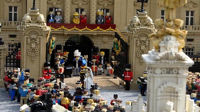 Even Lego Is Bowing Down To Royal Wedding Nonsense