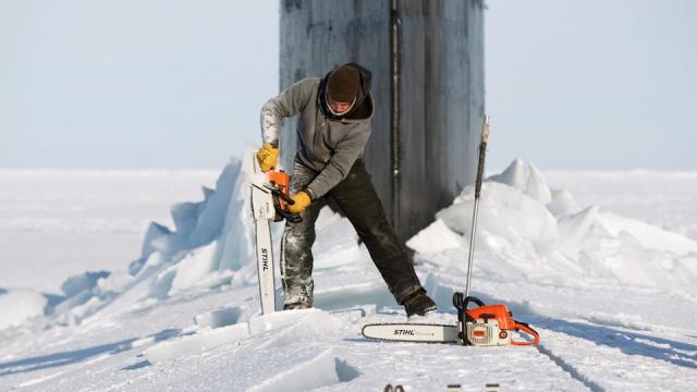 Digging A Submarine Out Of The Frozen Sea Looks Tough