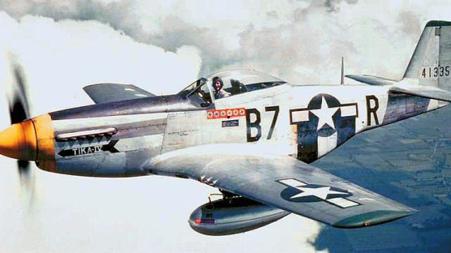 P-51 Mustang Collides And Crashes Over England