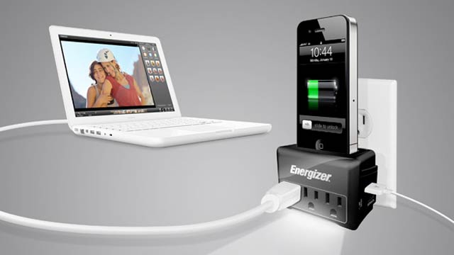 Is This The Definitive iPhone/iPad/Computer Travel Charger?