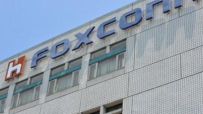 Foxconn Halts Apple iPhone Production in China’s Tech Hub as COVID-19 Cases Soar