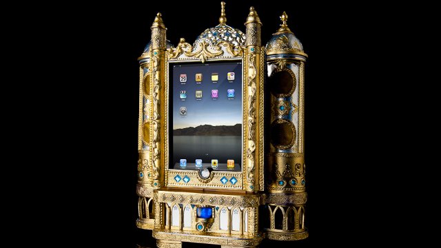 Absurdly Ornate iPad Dock Is Fit For A Czar