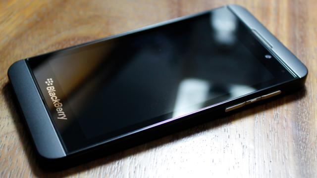 Here Are The Clearest Pictures Of The BlackBerry 10 L-Series AKA Blackberry’s Last Hope