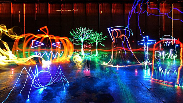 Creating The World’s Largest Light Painting