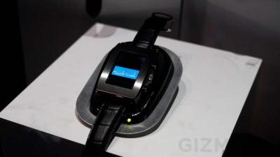Toshiba’s OLED Computer Watch Concept Is Stuck In Dick Tracy Time
