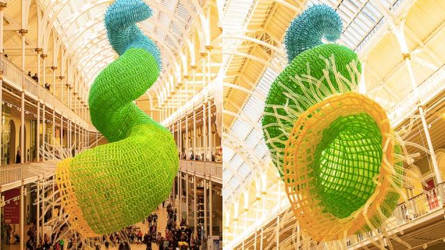 A Sculpture Made Of 10,000 Balloons Redefines Balloon Art