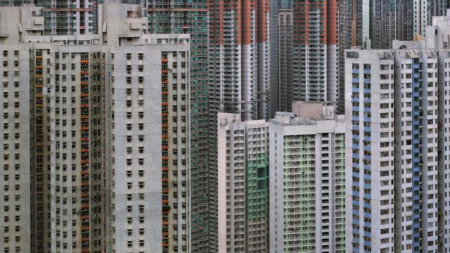 These Surreal Photos Of Hong Kong’s Ageing Towers Aren’t Doctored