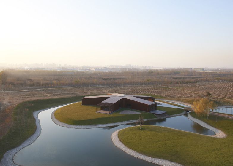 A Chinese Winery That Mimics Everyone’s Favourite Five-Armed Glyph