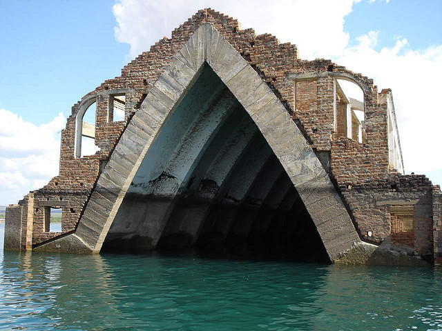 5 Remarkable Ghost Towns Drowned By Damming