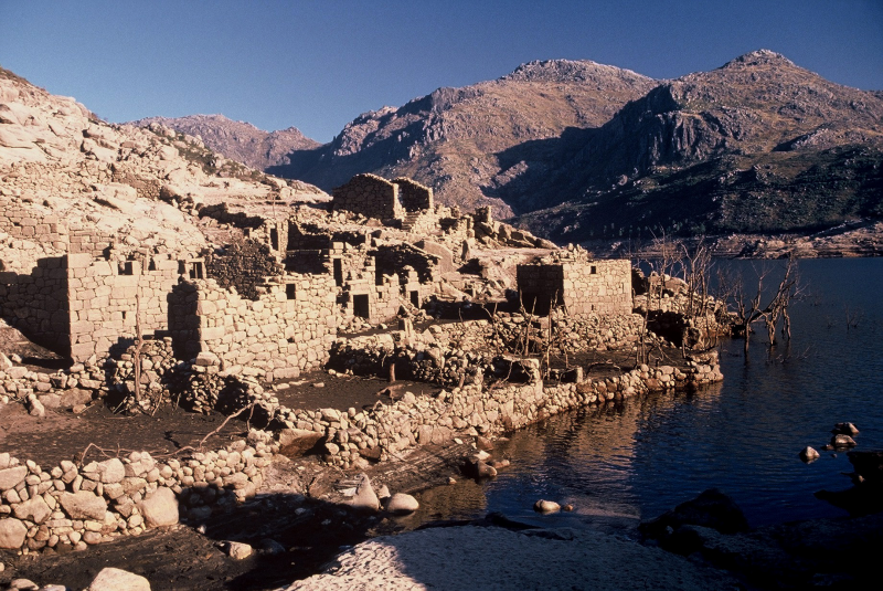 5 Remarkable Ghost Towns Drowned By Damming