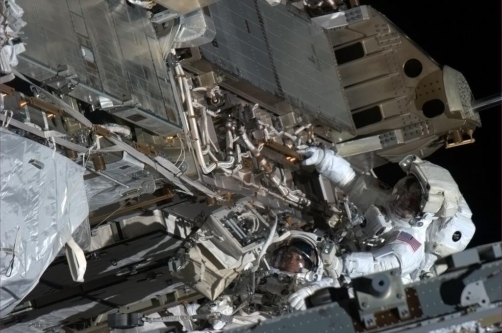 The Photos From Today’s Emergency Spacewalk Are Totally Awe-Inspiring