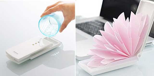This Elegant Passive Humidifier Blooms Like A Flower