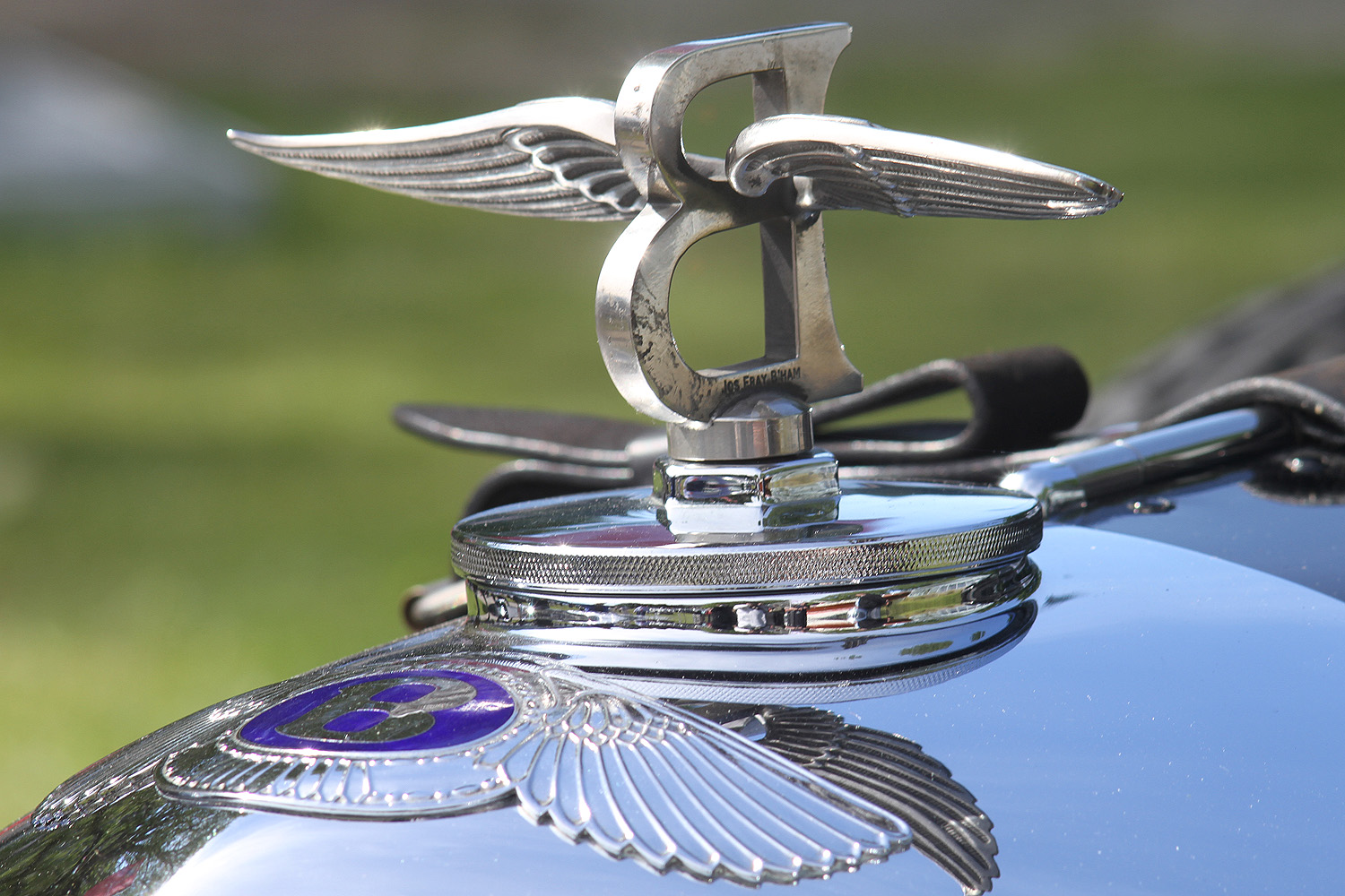 19 Hood Ornaments That Turn Luxury Cars Into Masterpieces