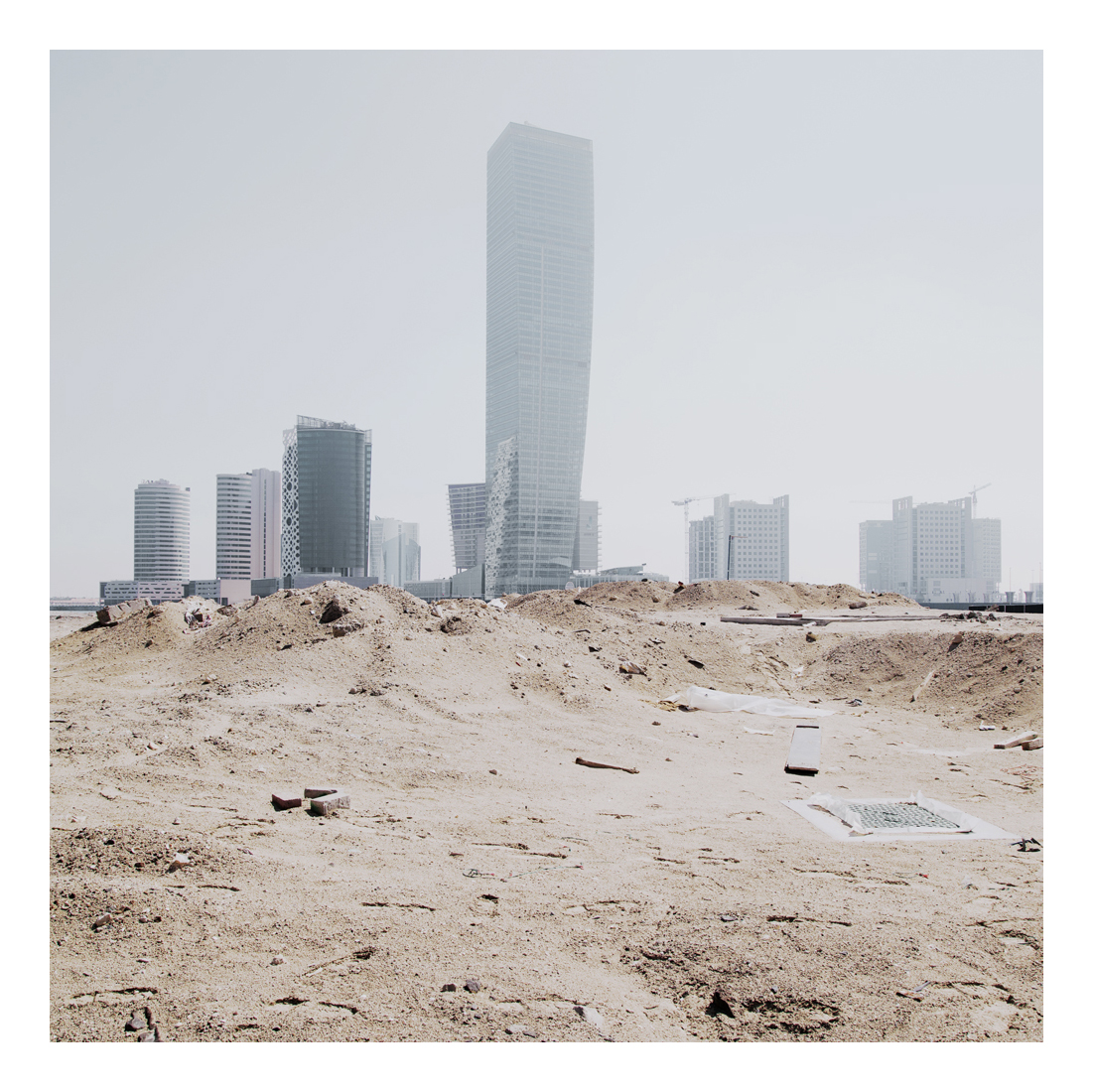 Gorgeous Windswept Photos Of Dubai’s Booming, Bloated Metropolis