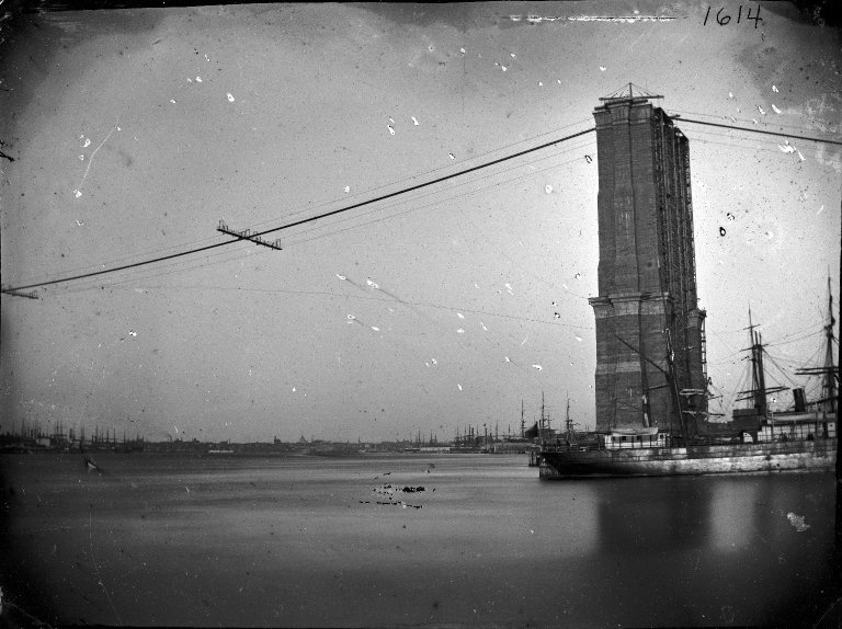 20 Photos Of Iconic Buildings And Bridges As They Were Being Built