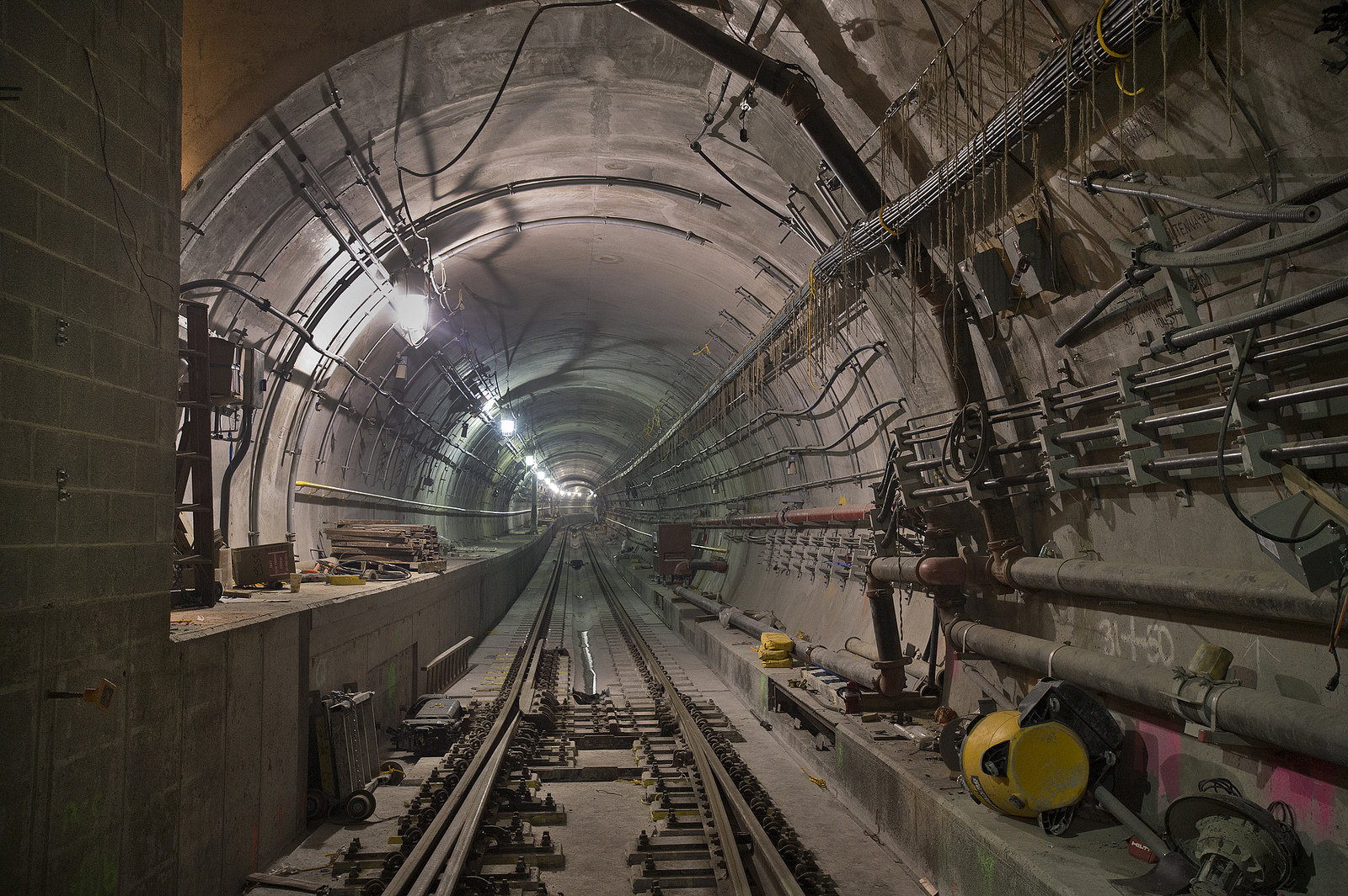 New York City’s New Subway Tunnel Looks Like A Level From Half-Life
