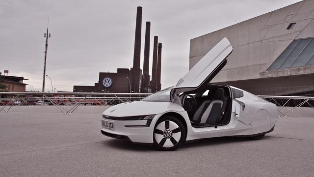 Driving Volkswagen’s 0.9L/100km Car Is Like Driving The Future