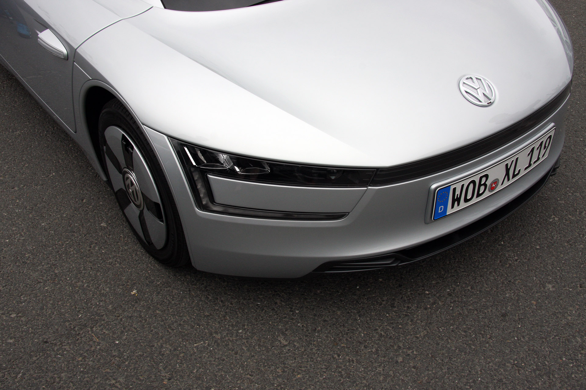 Driving Volkswagen’s 0.9L/100km Car Is Like Driving The Future