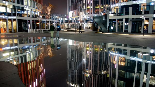 Giant Mirror Lakes Invade Beijing To Reflect China’s Water Crisis