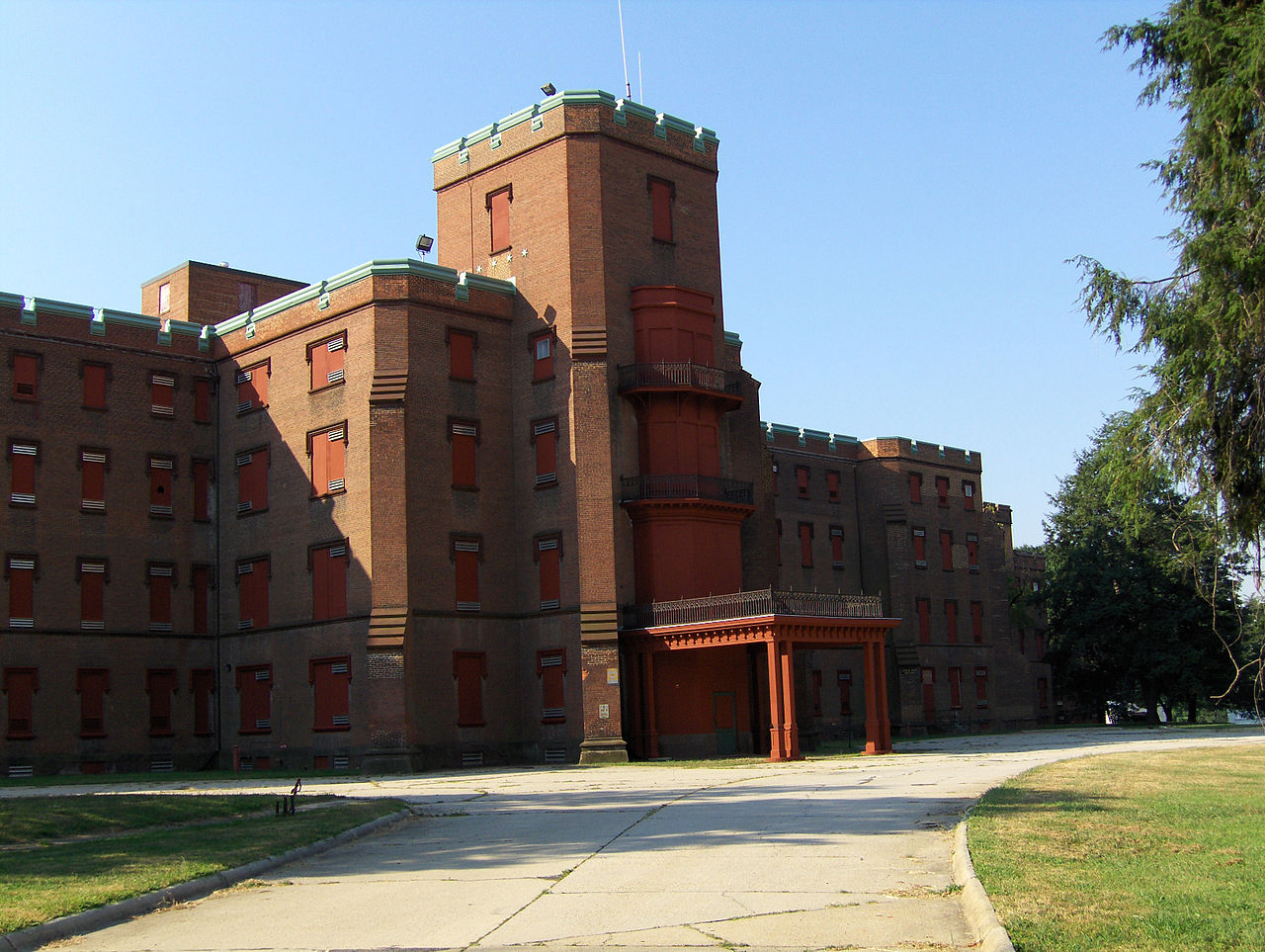 US Homeland Security Is Moving Into An Abandoned Insane Asylum