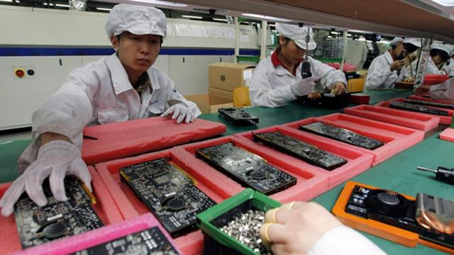 Chinese Worker Group Reports New Wave Of Abuse At Apple Suppliers