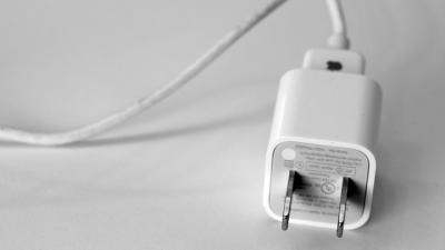 Apple Finally Fixed The Bug That Let Fake Chargers Hack Your iPhone