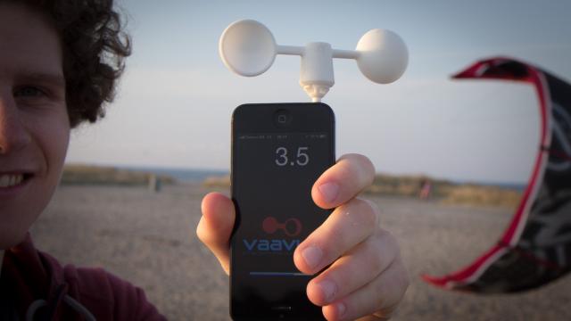 This Smart Mobile Wind Meter Contains No Electronics