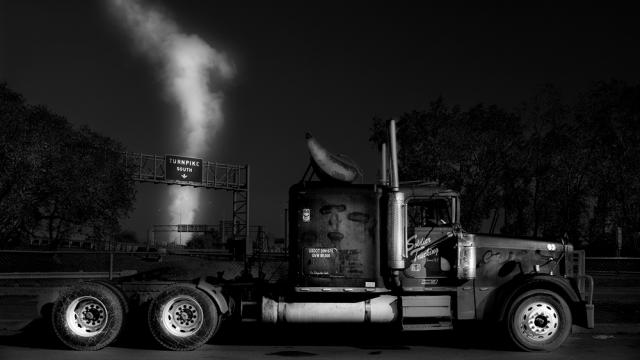 These Gorgeous Black And White Photos Turn Truckstops Into Art