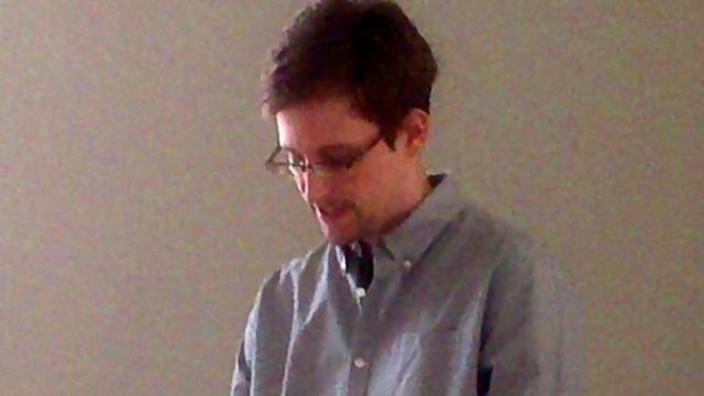 Snowden: Any Unencrypted Message Goes To Every Intelligence Service