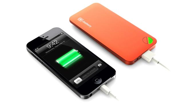 An iPhone-Thin Battery Perfect For Charging Your iPhone’s Thin Battery