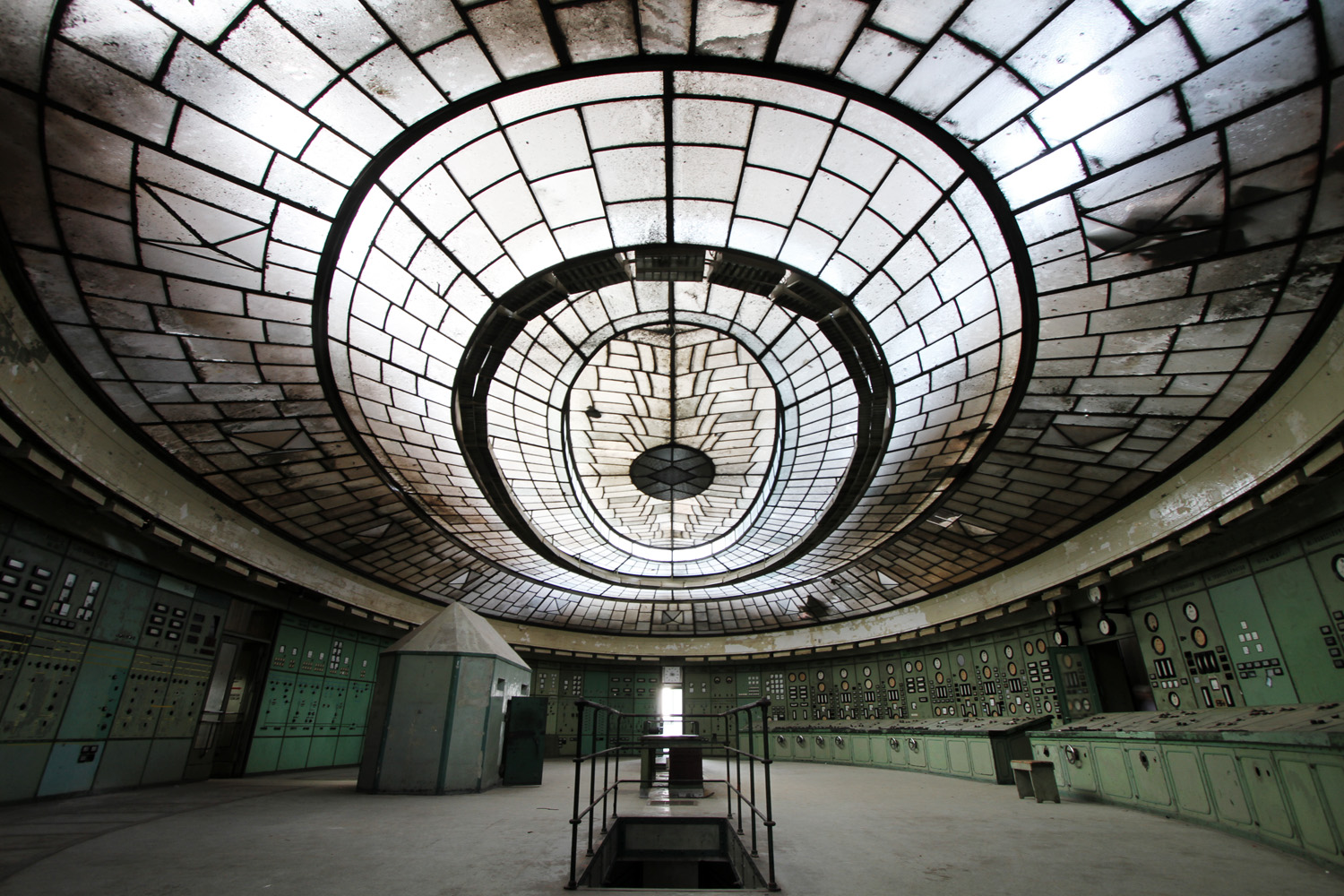 Rare Glimpse Inside Magnificent, Abandoned Shrine To Electricity