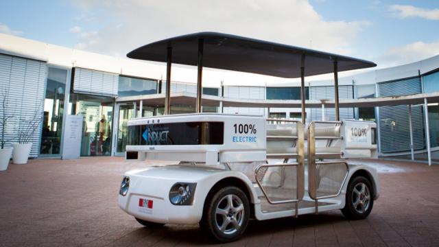 Why Walk When You Can Ride This Driverless Golf Cart?