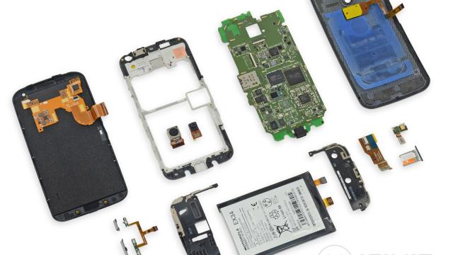 Moto X Teardown: This Is What ‘Made In The USA’ Looks Like