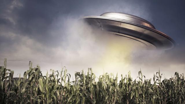 This Dumb Radio Ad Got People All Worried About An Alien Invasion