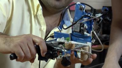 This Handheld Robot Uses X-Ray Vision To Painlessly Insert An IV