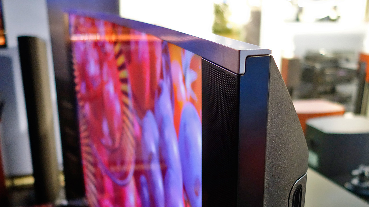 Sony Made The First Curved LED TV, And It’s Worthy Of Your Lust