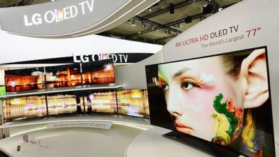 LG’s 77-Inch Curved OLED Ultra HD TV Is A Monstrous Beauty
