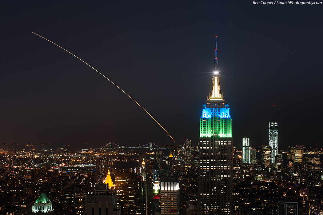 Image Cache: A Badass Rocket Launch Is The Perfect Addition To Any Skyline