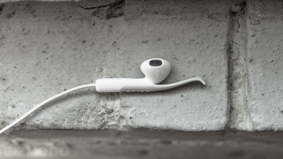 Sprng EarPod Clip Review: One Of Apple’s Biggest Design Flaws, Fixed