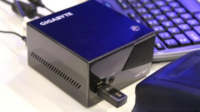 This Gaming PC Is Smaller Than A Controller But Still Packs A Punch