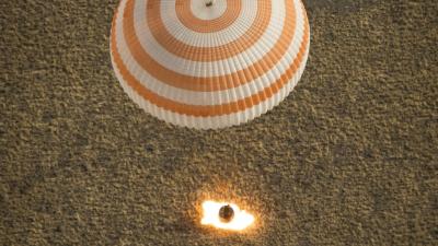 Astronauts Arrive Home In A Brilliant Ball Of Fire