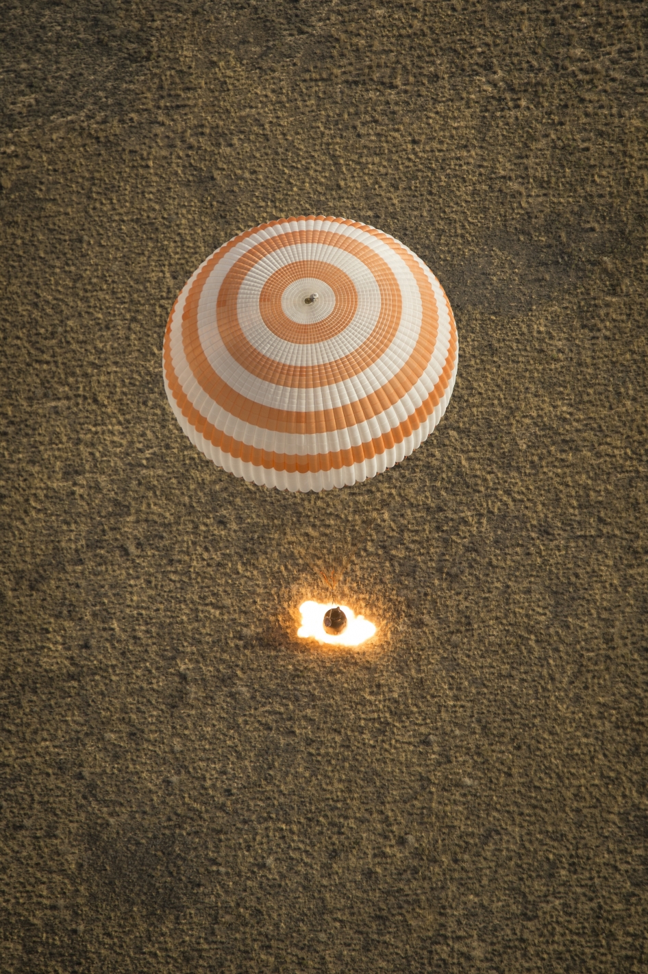 Astronauts Arrive Home In A Brilliant Ball Of Fire