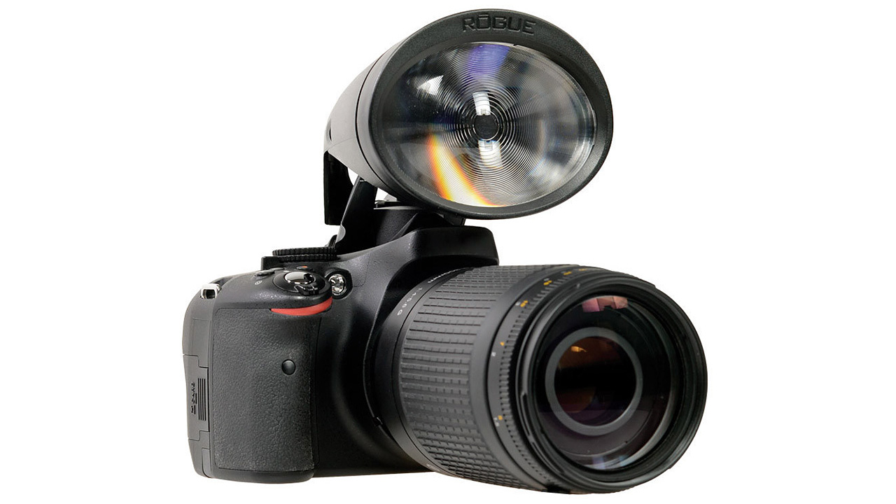 This Extra Lens Is Like A Megaphone For Your DSLR’s Pop-Up Flash