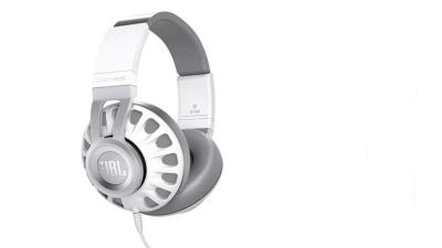 JBL’s New Headphones Use Pro DSP To Sound Like A Live Performance
