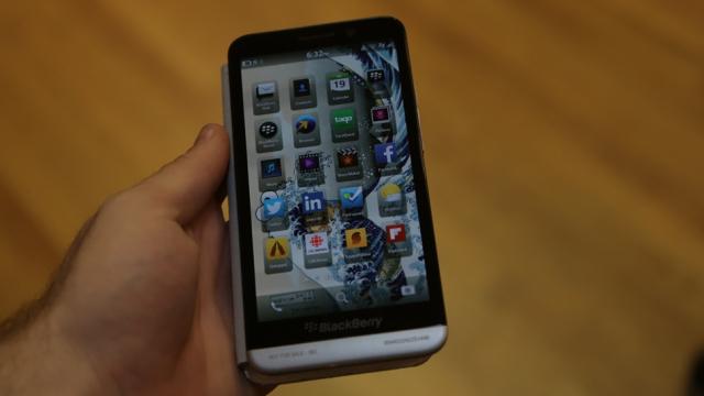 Blackberry Z30 Hands-On: BB10 Gets Hip To The Hugeness