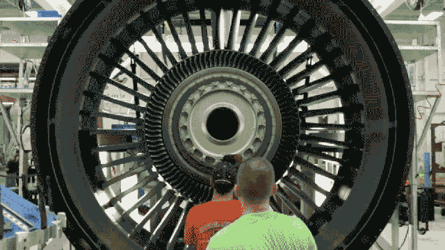 Monster Machines: A Timelapse Of A Massive Turbofan’s Blades Being Installed By Hand